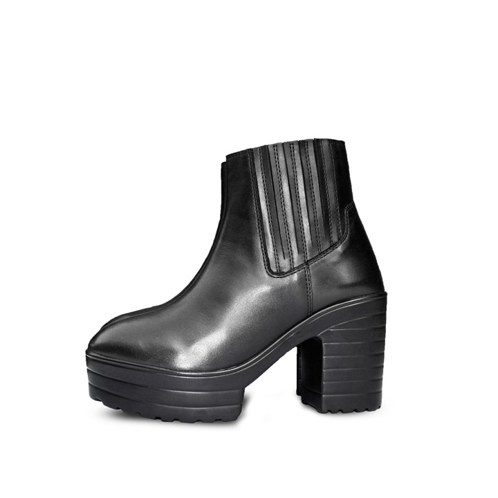 Gallucha Paris black leather ankle boots