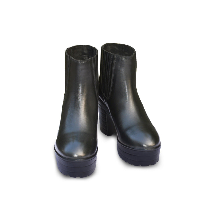 Gallucha Paris black leather ankle boots