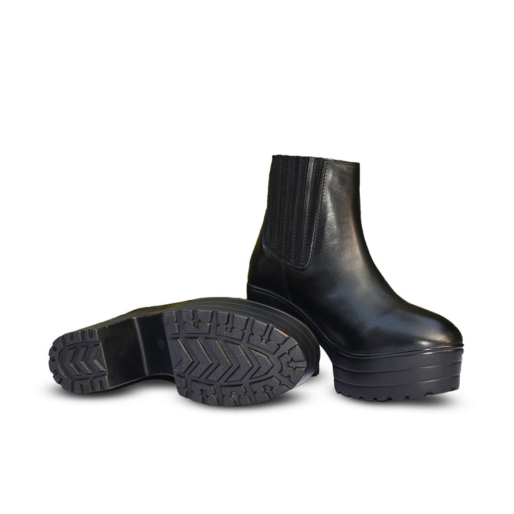 Gallucha Paris black leather ankle boots